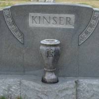 *Family Monument KINSER